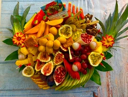 מגש פירות PARIS (עד 15 סועדים)