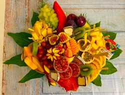 מגש פירות PARIS (עד 15 סועדים)