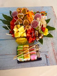 מגש פירות PARIS (עד 15 סועדים)