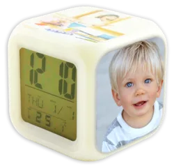 שעון מעורר עם תאורה מתחלפת ורוד/לבן